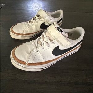 Nike White and Brown Minimalist Sneakers